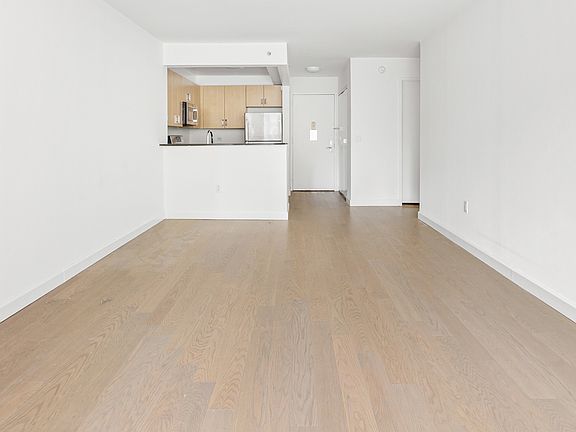 5th image of 561 10th Ave APT 6G