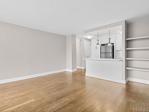 5th image of 330 E 39th St APT 31G