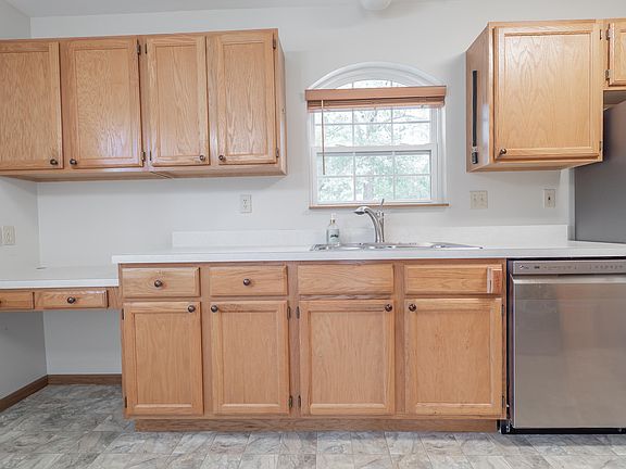 5th image of 773 Forest Glen Dr