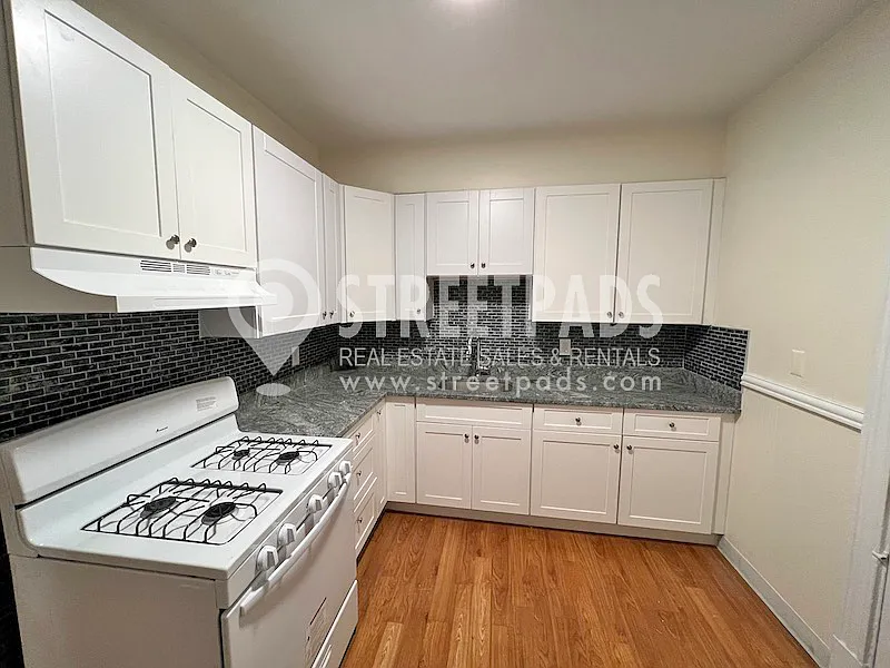 885 Mass Ave — Photo 2