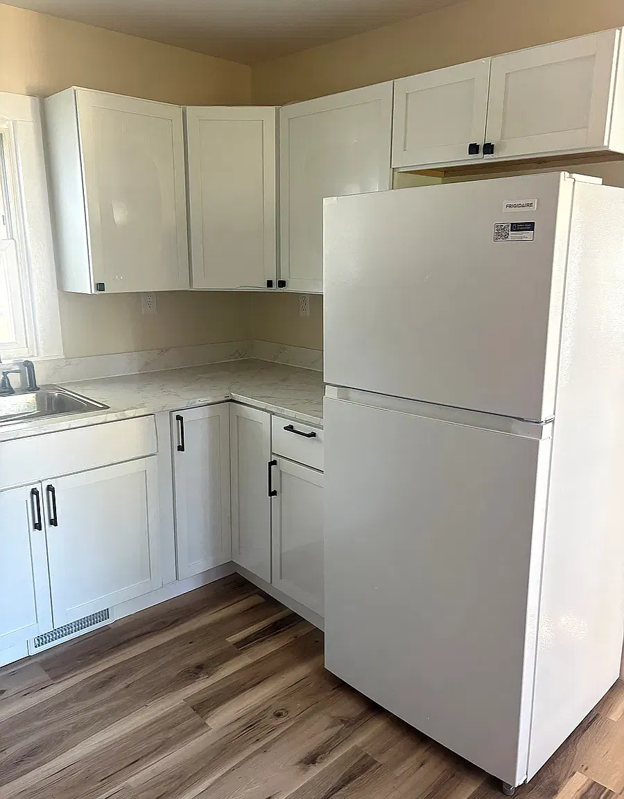 4 bed, $1,900 — Photo 3