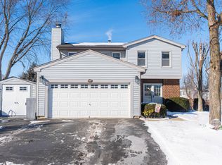 230 Ashley Ct, Roselle, IL 60172