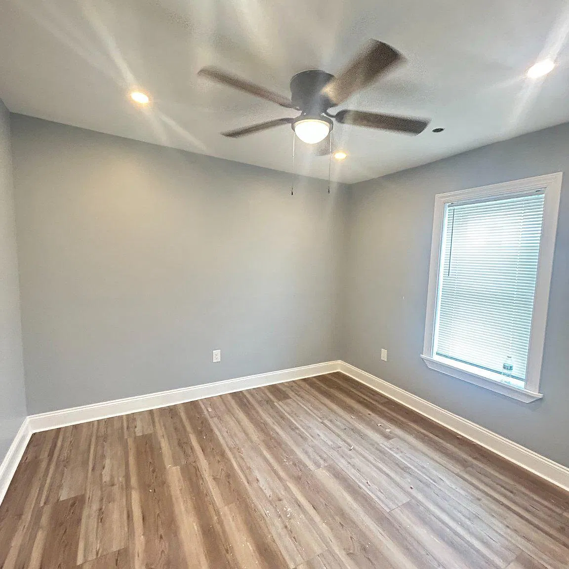 2 bed, 1.0 bath, 3956 sqft, $1,900 — Photo 3