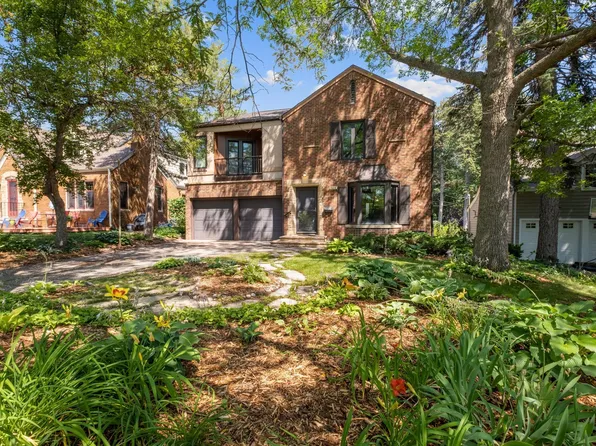 1384 Como Blvd E, Saint Paul, MN 55117