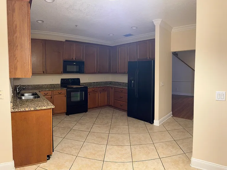 7161 Regina Way — Photo 5