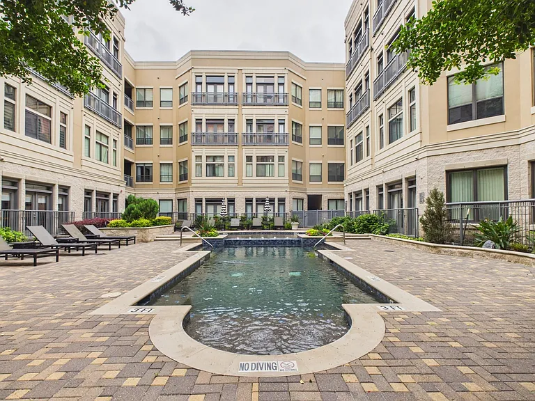 1901 Post Oak Blvd #OAK-2402 — Photo 25