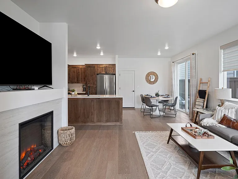 2376 NE Victor Pl — Photo 12