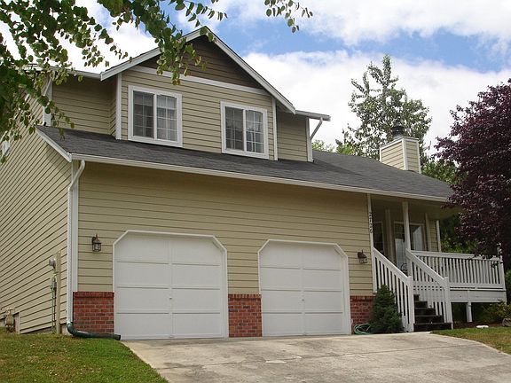 2nd image of 2726 Larkspur Dr