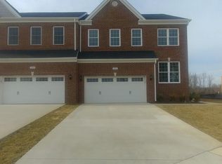 1001 Oats Dr, La Plata, MD 20646