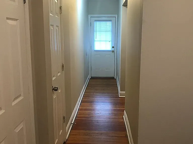 3 bed, 1222 sqft, $1,665 — Photo 2