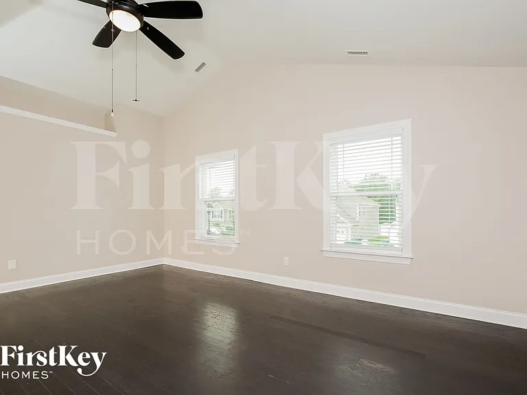 121 Wintergreen Ct — Photo 13