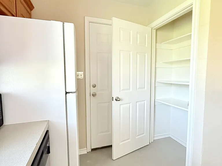 637 Copenhavr St — Photo 10