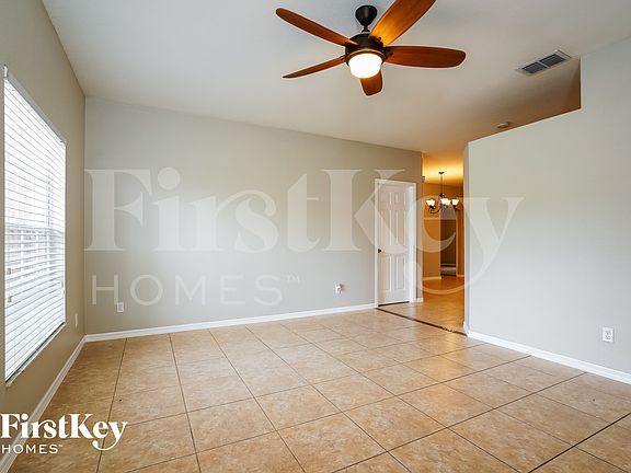 3rd image of 806 Anza Ave