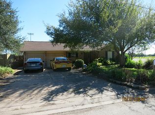 805 Duroux Rd, La Marque, TX 77568