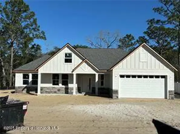 10400 Wood Owl Ave, Weeki Wachee, FL 34614