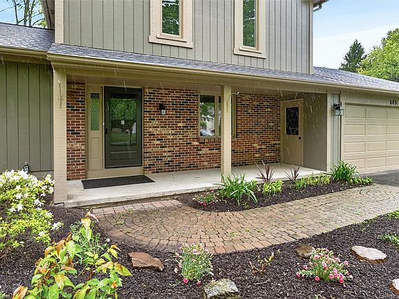 3rd image of 805 Coventry Dr