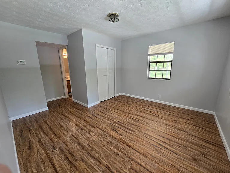 511 Claiborne St — Photo 9