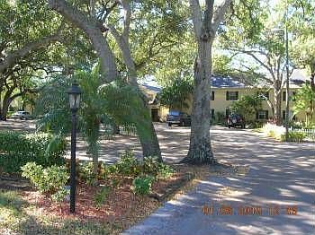 2nd image of 5221 Bayshore Blvd APT 63
