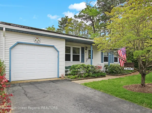 28 Westport Drive, Whiting, NJ 08759