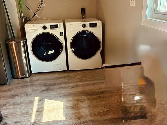 4th image of 938 E Dayton St #2