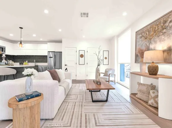 1/2 N Manhattan Pl, Los Angeles, CA 90038