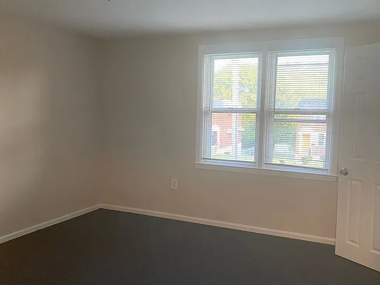 1019 Taylor Dr — Photo 10