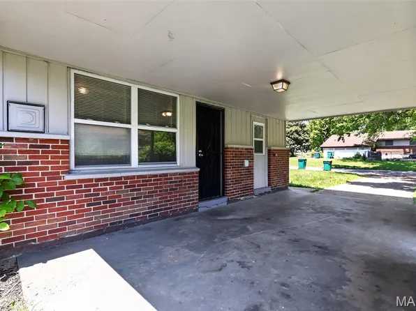 2314 Collett Dr, Saint Louis, MO 63136