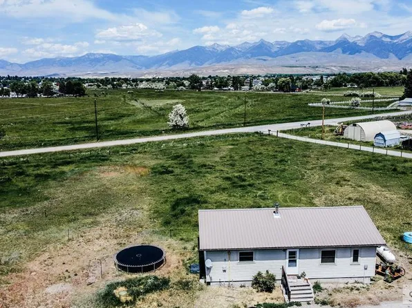 5 Dance Ln, Salmon, ID 83467