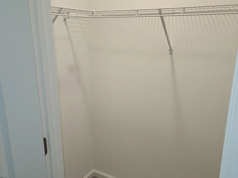 11805 Sylvia St — Photo 34