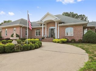 104 Brookhaven Dr, Aliquippa, PA