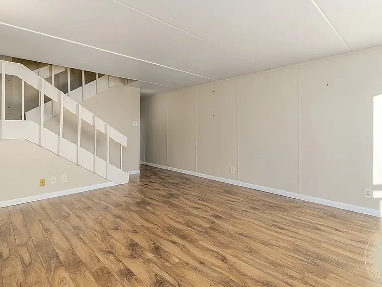 300 N 25th St #401 — Photo 11