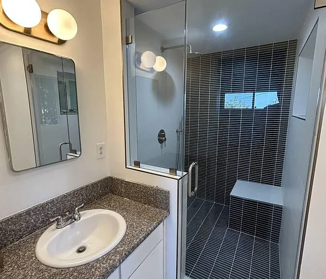 700 Lark Ct #B — Photo 11