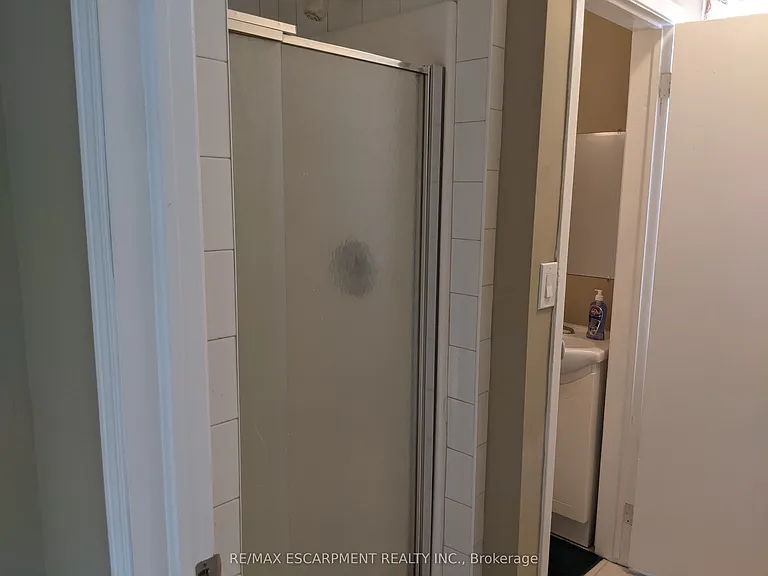 63 Pelham Rd E #4 — Photo 10