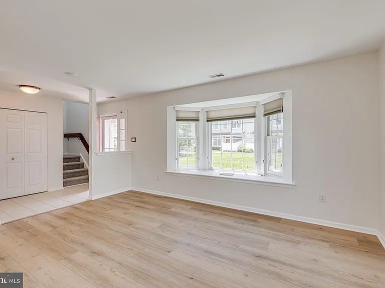3704 Fenwick Ln — Photo 8