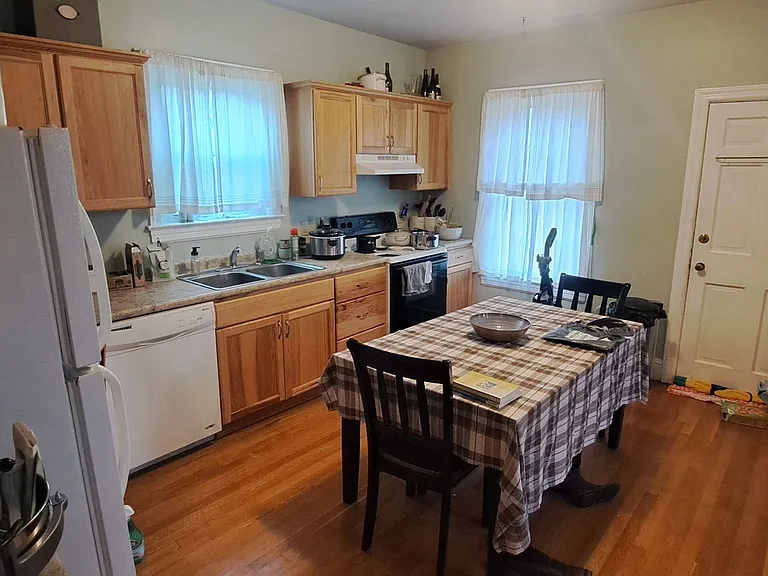 112-118 West Buffalo Street — Photo 12