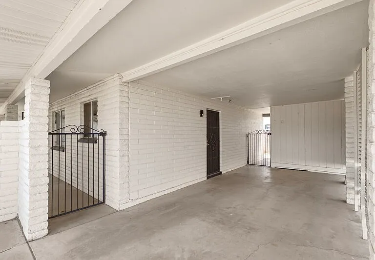 1129 N Wedgewood Cir #B — Photo 20