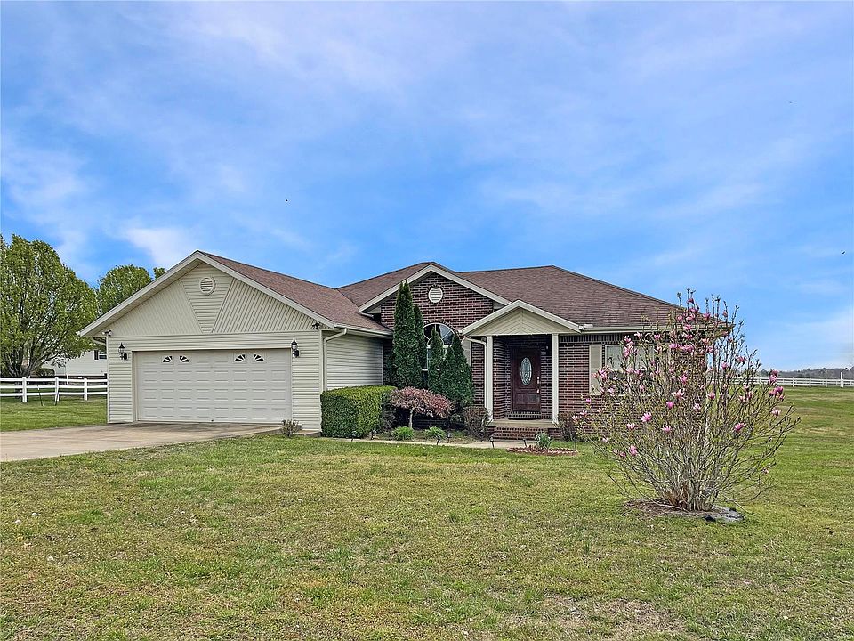 1st image of 132 Forest Meadow Dr