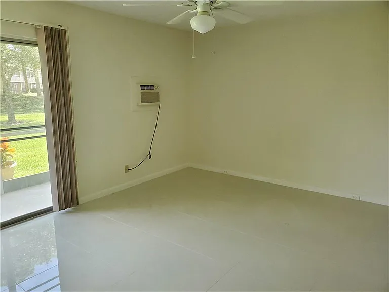 251 SW 134th Way #109M — Photo 7