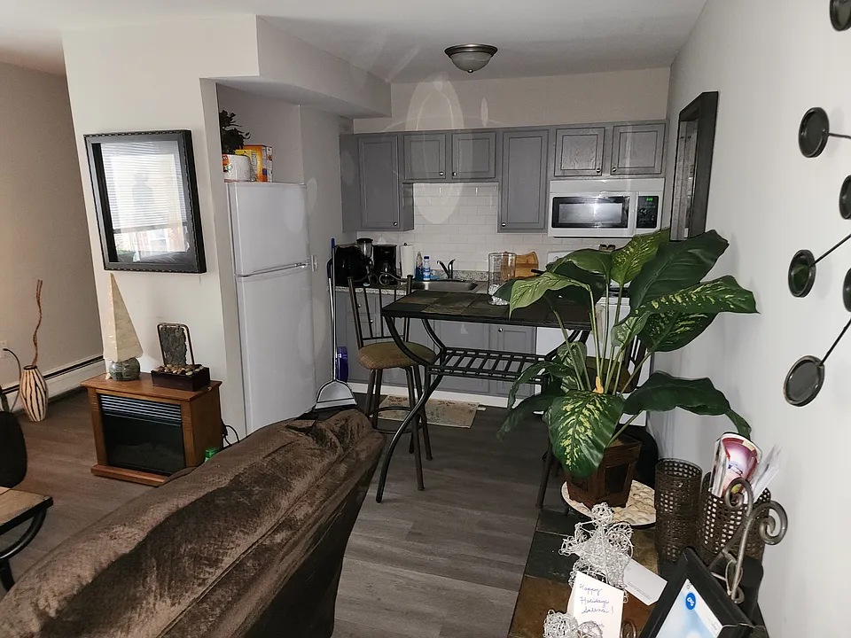 3035 Gilbert Ave #9