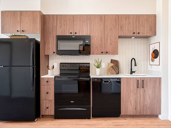 1BR, 1BA - 482+SF - Kitchen