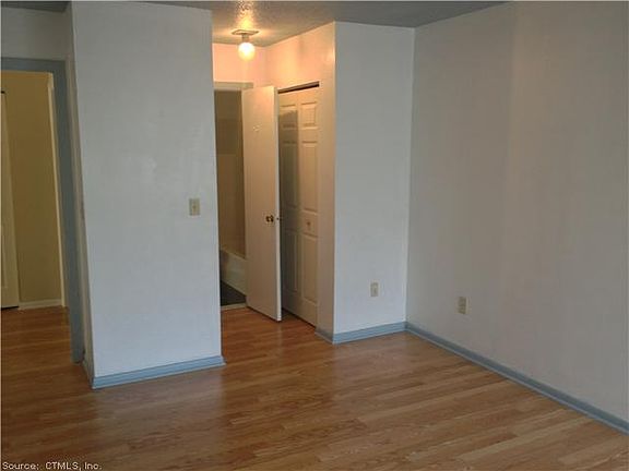 5th image of 58 Peddlars Dr