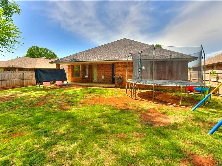 856 Shady Creek Ln — Photo 13