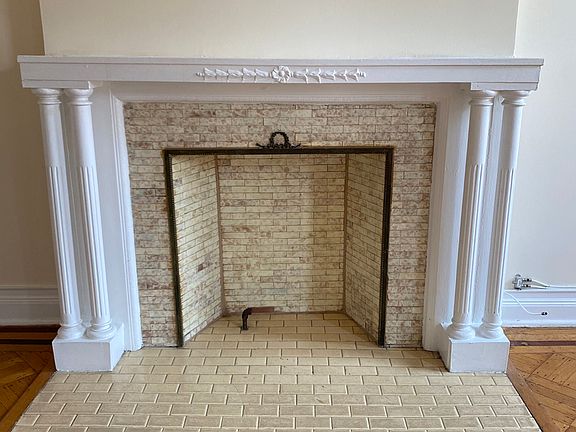 4th image of 386 Sterling Pl #3A
