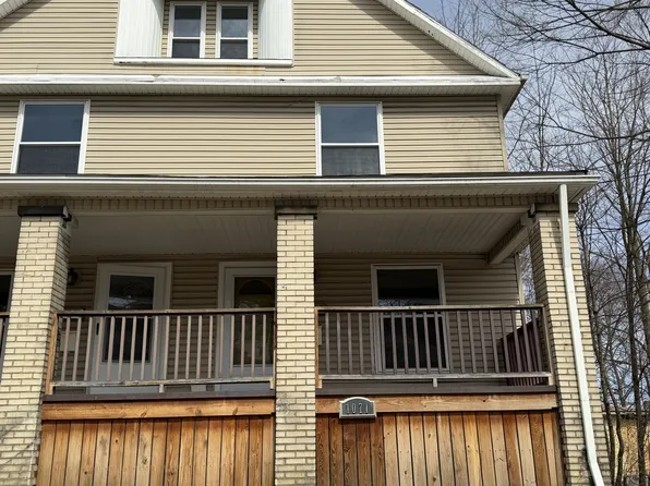 1071 Ackley St, Akron, OH 44306