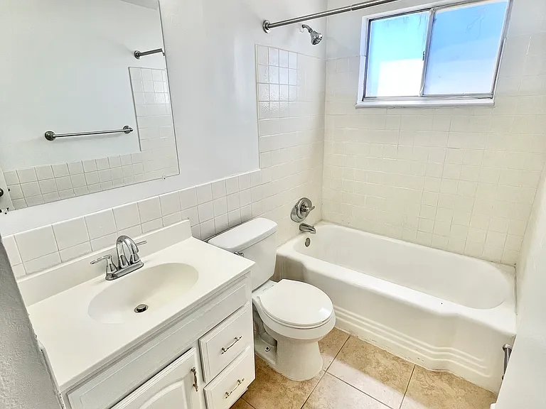 Experience everyday luxury in this bright and airy modern bathroom. Experience everyday luxury in this bright and airy modern bathroom.