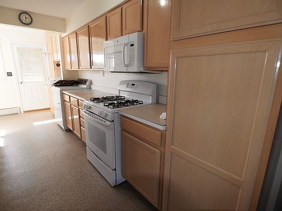 3rd image of 109 Stephens St