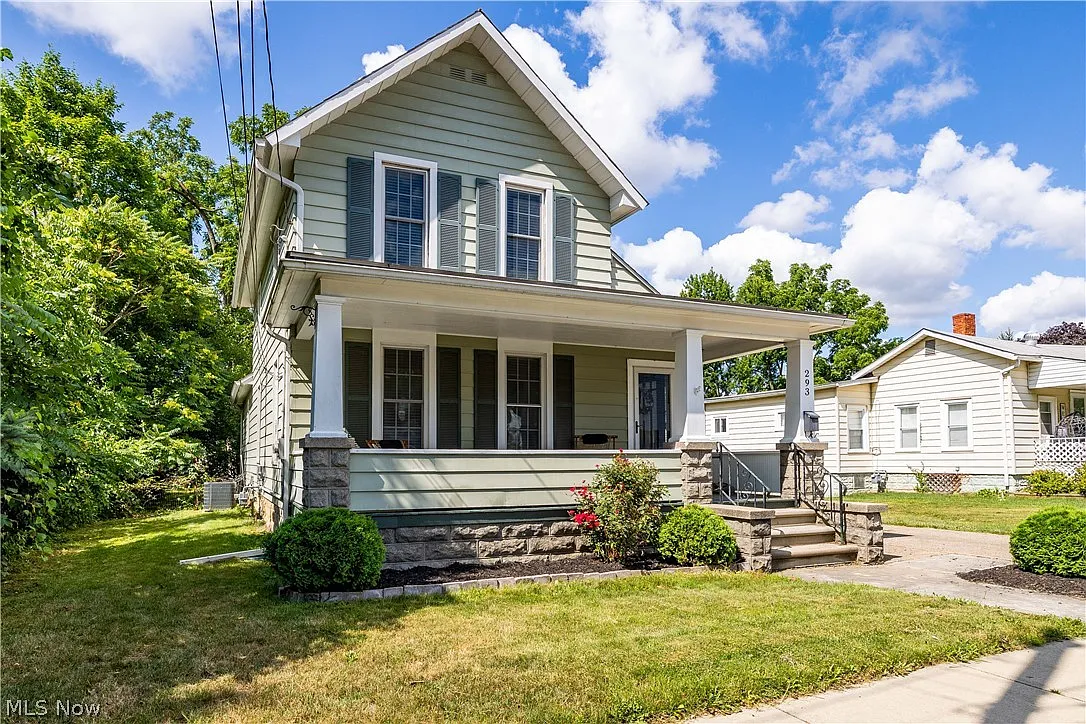 293 Franklin Ave photo 1