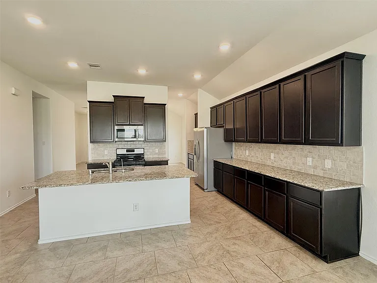 23603 Legano Dr — Photo 7
