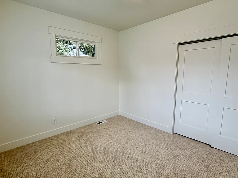 145 N Byron Ave #A — Photo 21