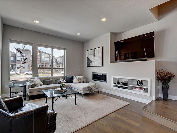 5th image of 5497 N Valentia St